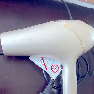 Blow dryer